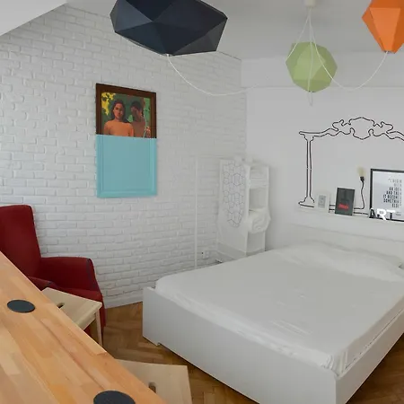 Art By Feels Like Apartment *